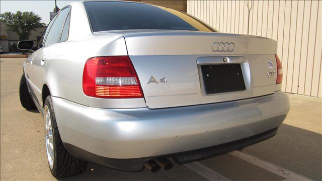 Audi A4 2001 photo 2