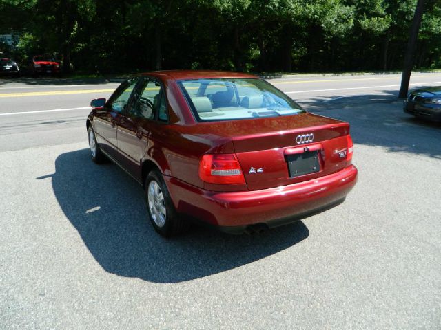 Audi A4 2001 photo 1