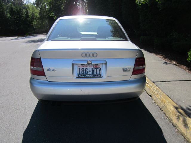 Audi A4 2001 photo 2