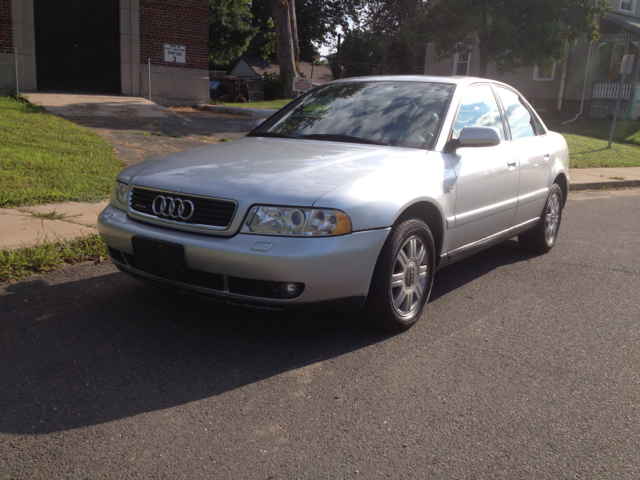 Audi A4 2001 photo 1