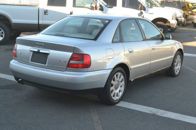 Audi A4 2001 photo 2