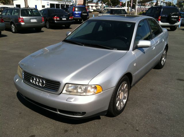 Audi A4 2001 photo 2