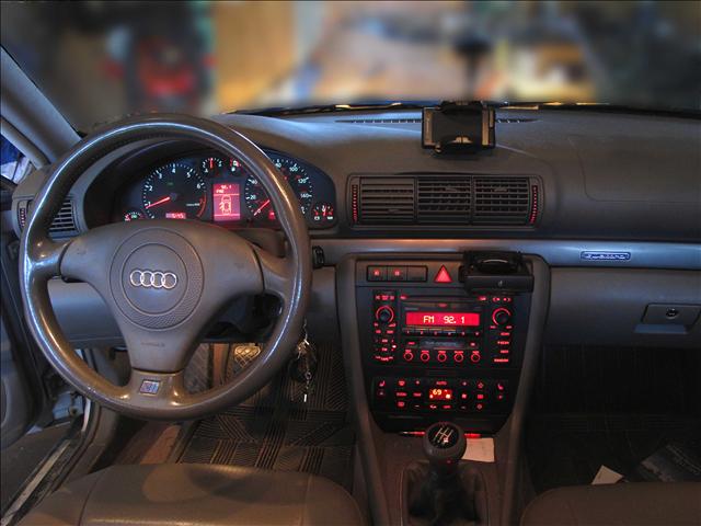 Audi A4 2001 photo 2