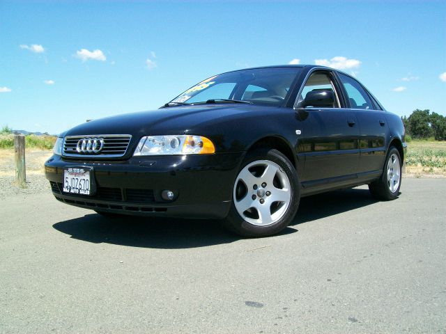 Audi A4 Convenience Sedan