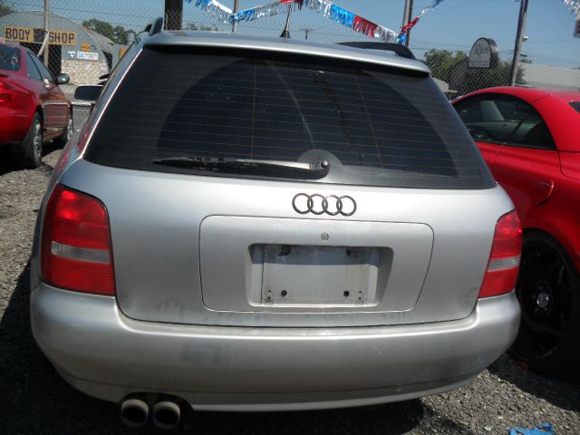 Audi A4 2001 photo 4