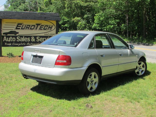 Audi A4 Convenience Sedan