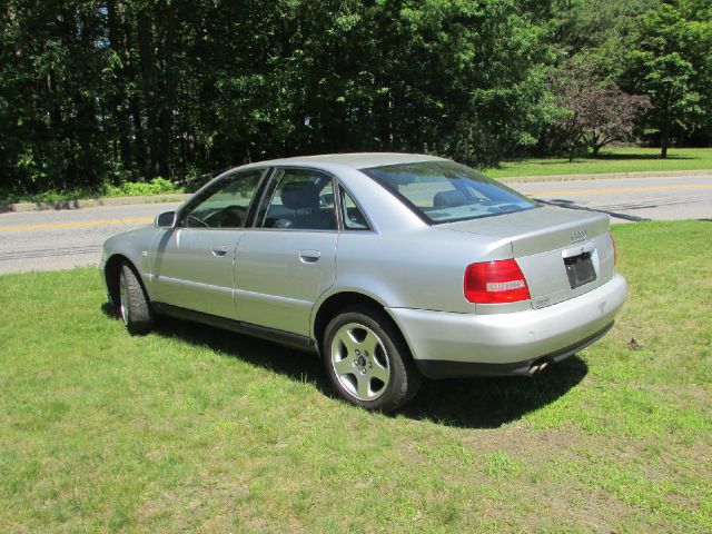 Audi A4 2001 photo 1