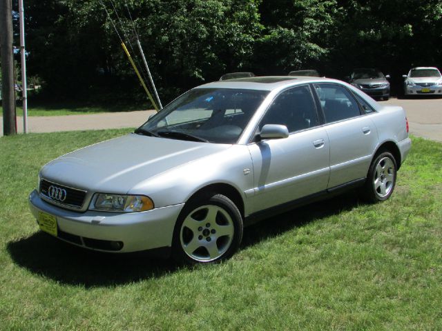 Audi A4 2001 photo 4