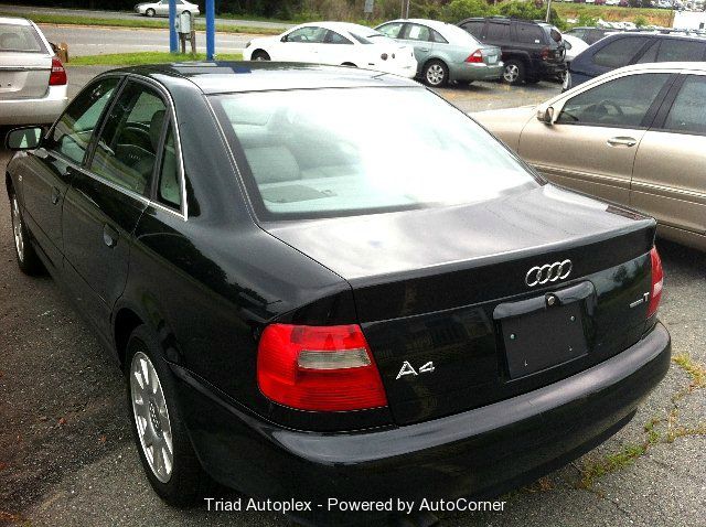 Audi A4 2001 photo 2