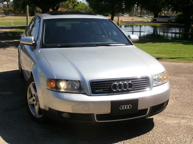 Audi A4 2002 photo 2