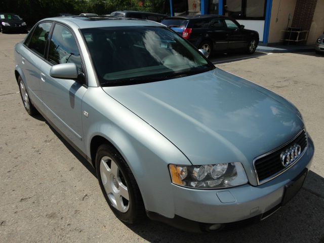 Audi A4 2002 photo 2