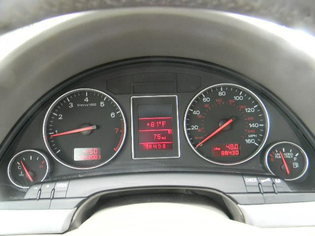 Audi A4 2002 photo 4