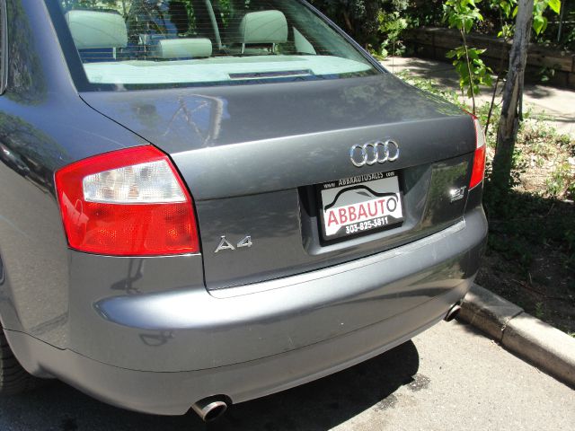 Audi A4 2002 photo 4