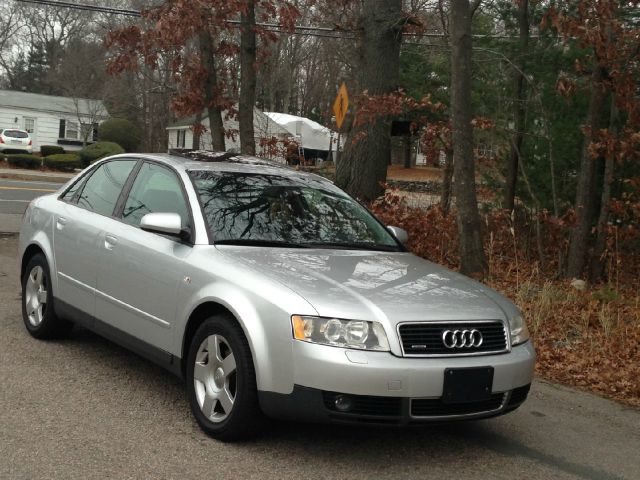 Audi A4 2002 photo 2