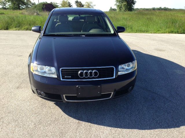 Audi A4 2002 photo 2