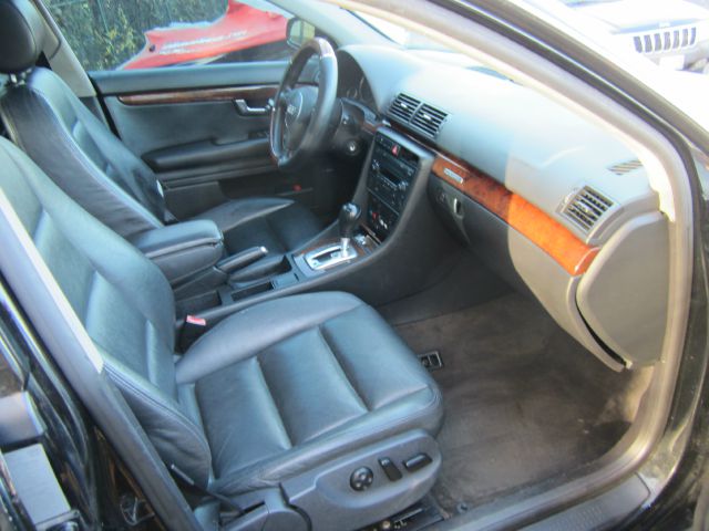 Audi A4 2002 photo 2