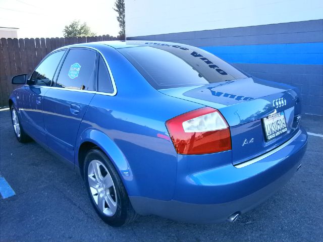 Audi A4 2002 photo 2