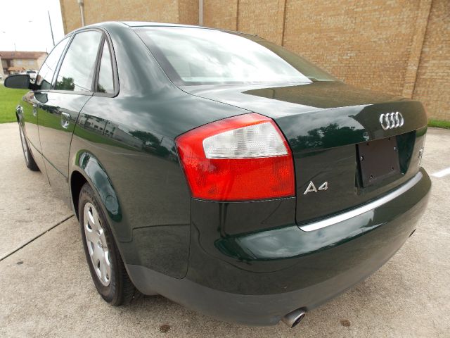 Audi A4 2003 photo 2