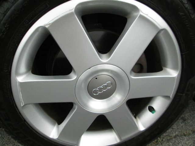 Audi A4 2003 photo 2