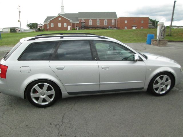 Audi A4 2003 photo 4