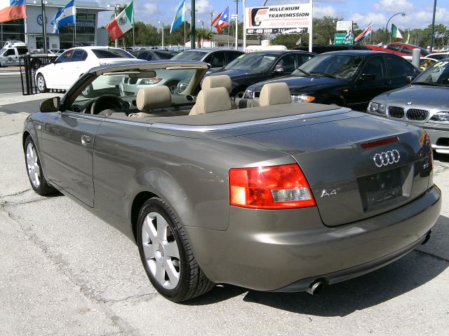 Audi A4 2003 photo 2