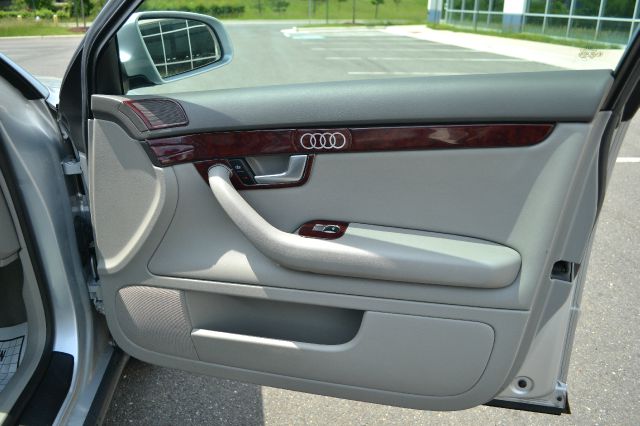 Audi A4 2003 photo 4