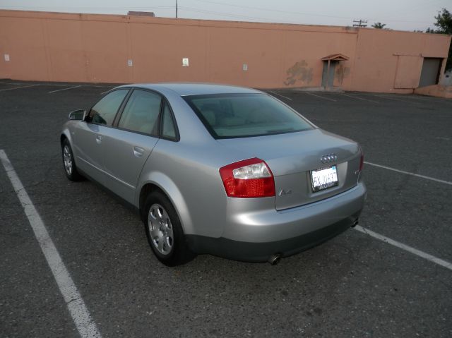 Audi A4 2003 photo 1