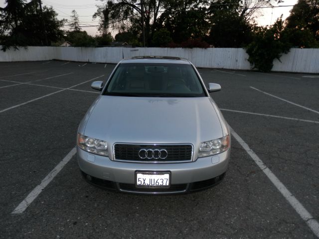 Audi A4 2003 photo 2