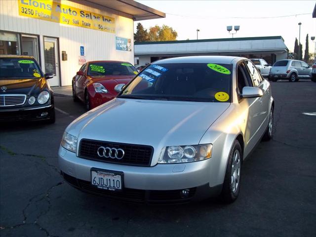 Audi A4 2003 photo 2