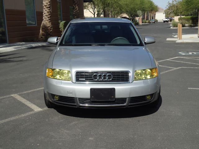 Audi A4 2003 photo 2