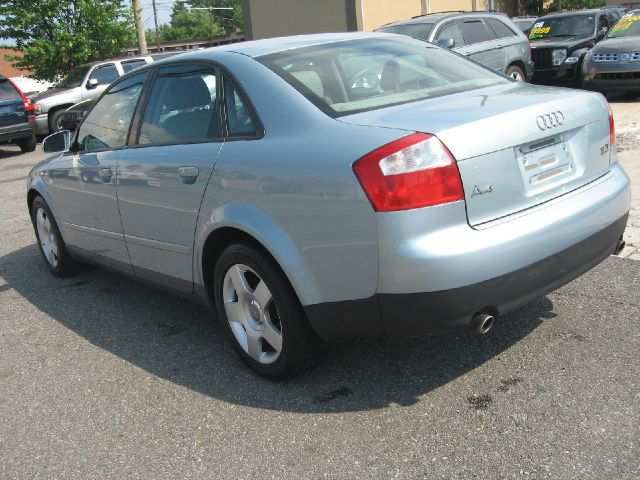 Audi A4 2003 photo 4