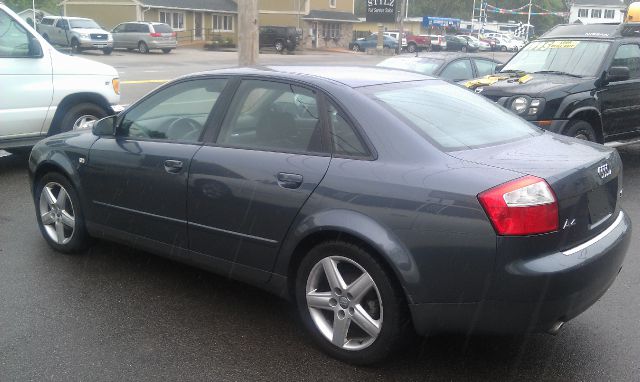 Audi A4 2003 photo 1