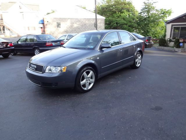 Audi A4 2003 photo 2