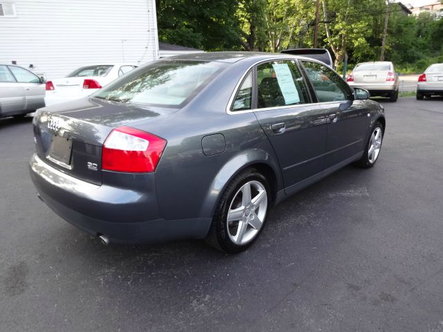 Audi A4 2003 photo 4