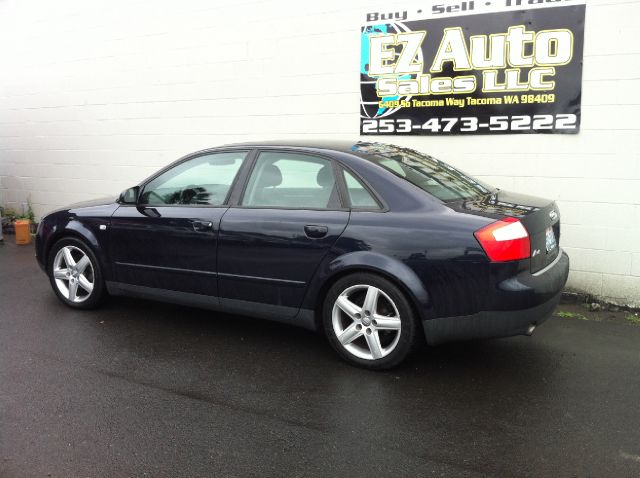 Audi A4 2003 photo 2