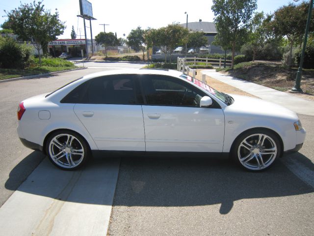 Audi A4 2003 photo 3