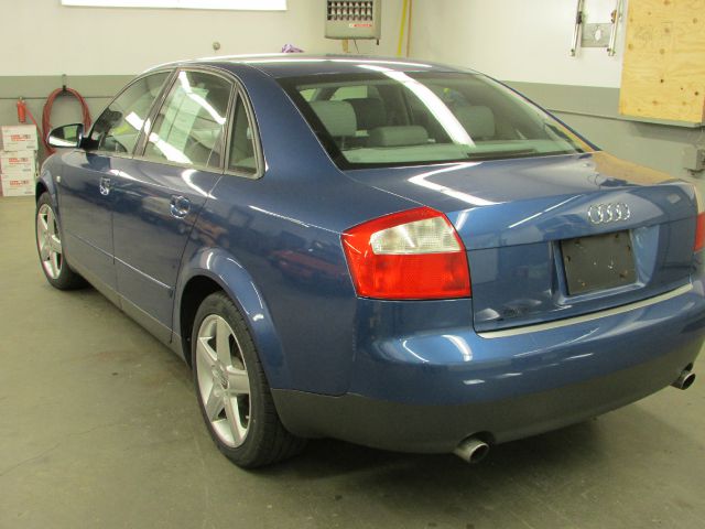 Audi A4 2003 photo 4