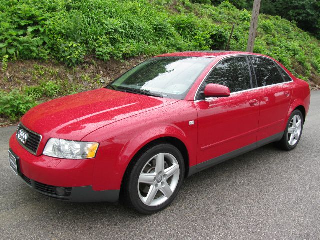 Audi A4 2003 photo 2