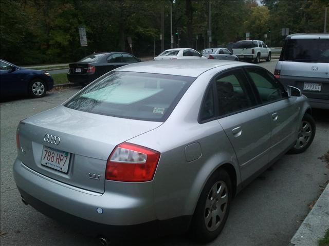 Audi A4 2003 photo 2