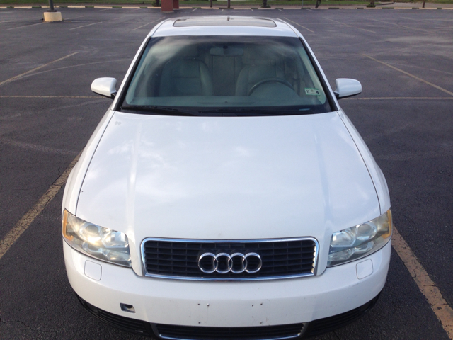 Audi A4 2003 photo 2