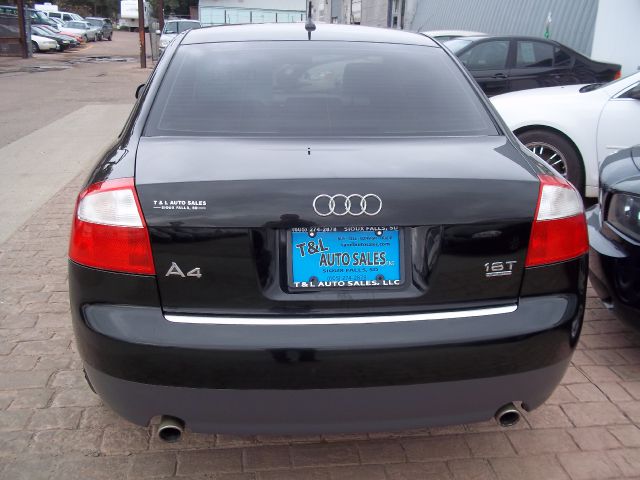 Audi A4 2003 photo 4