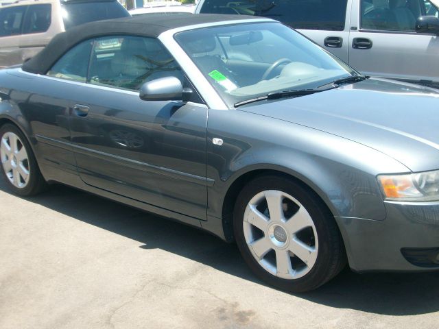 Audi A4 2003 photo 2