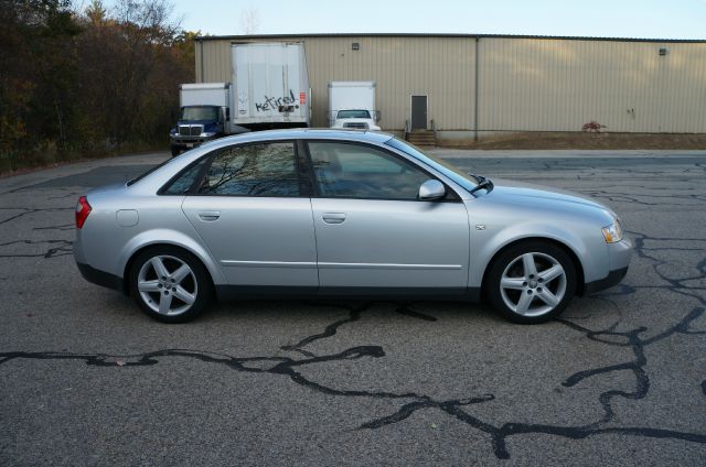 Audi A4 2003 photo 4