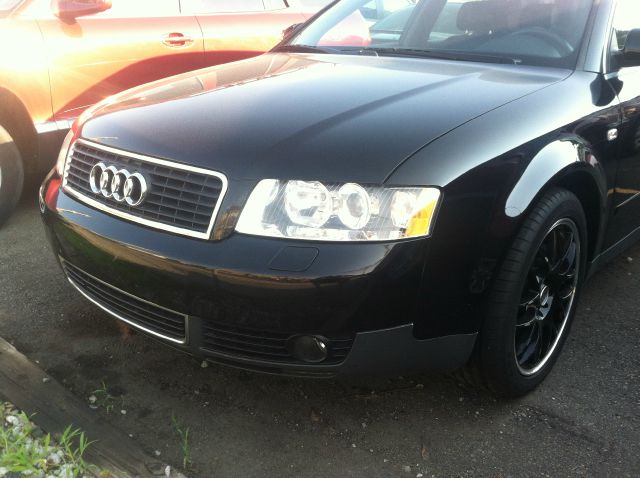 Audi A4 2003 photo 2