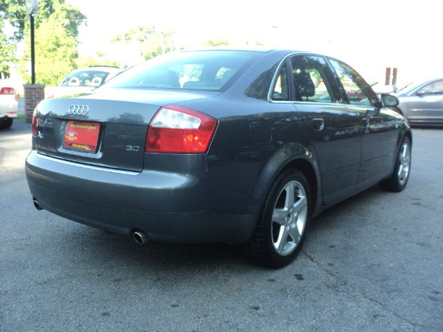 Audi A4 2003 photo 2