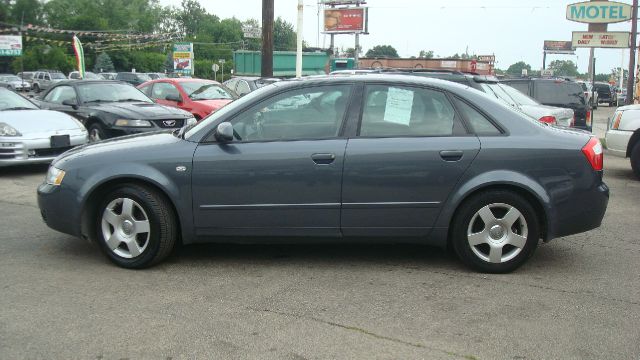 Audi A4 2003 photo 4