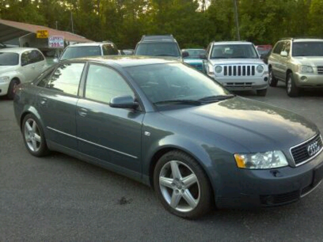 Audi A4 2003 photo 1