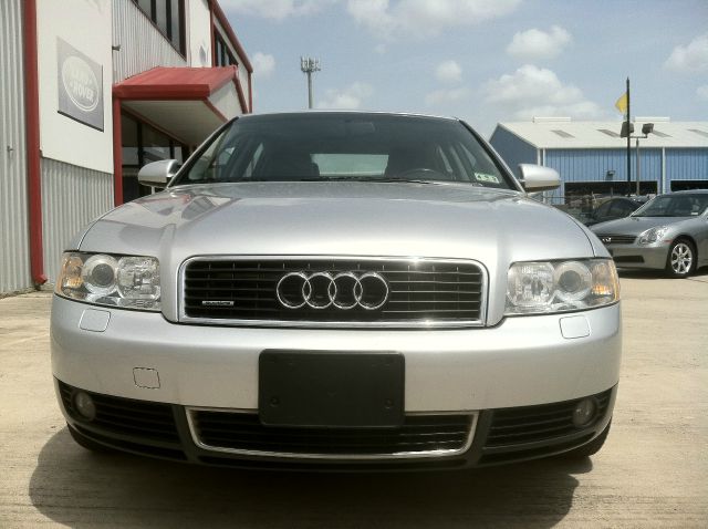 Audi A4 2003 photo 1