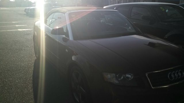 Audi A4 2003 photo 2