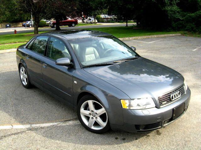 Audi A4 2003 photo 1